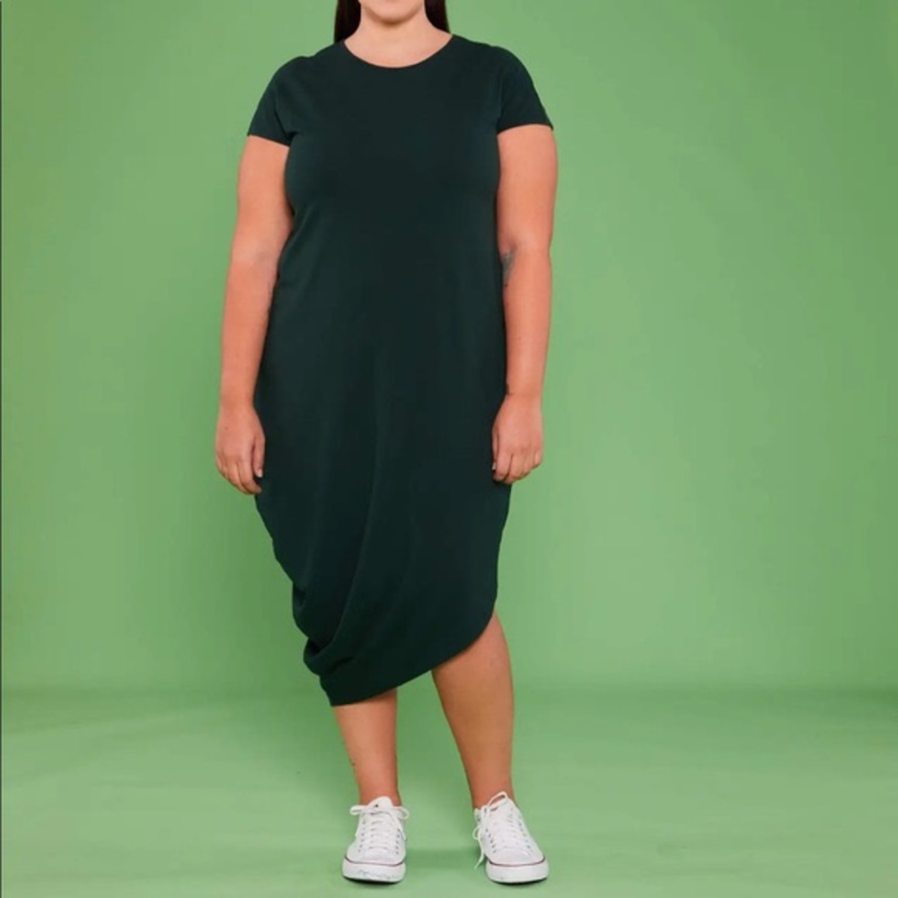 NWT UNIVERSAL STANDARD Iconic Geneva dress forest green